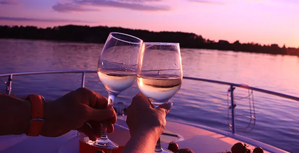 affordable-alaska-cruise-deals-for-couples-and-honeymooners-mid-content-2